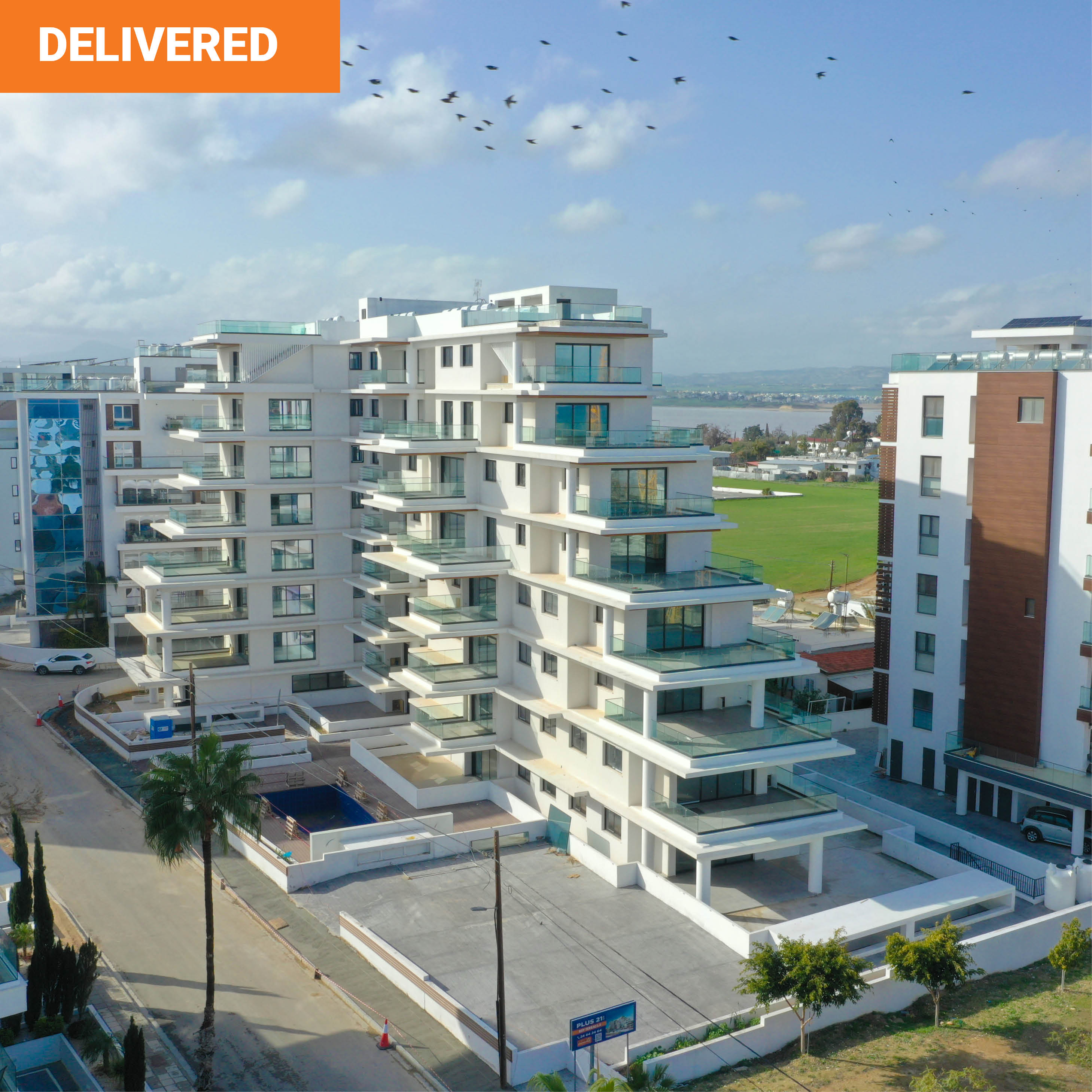 PLUS 21 ROY TERRACES — view 1