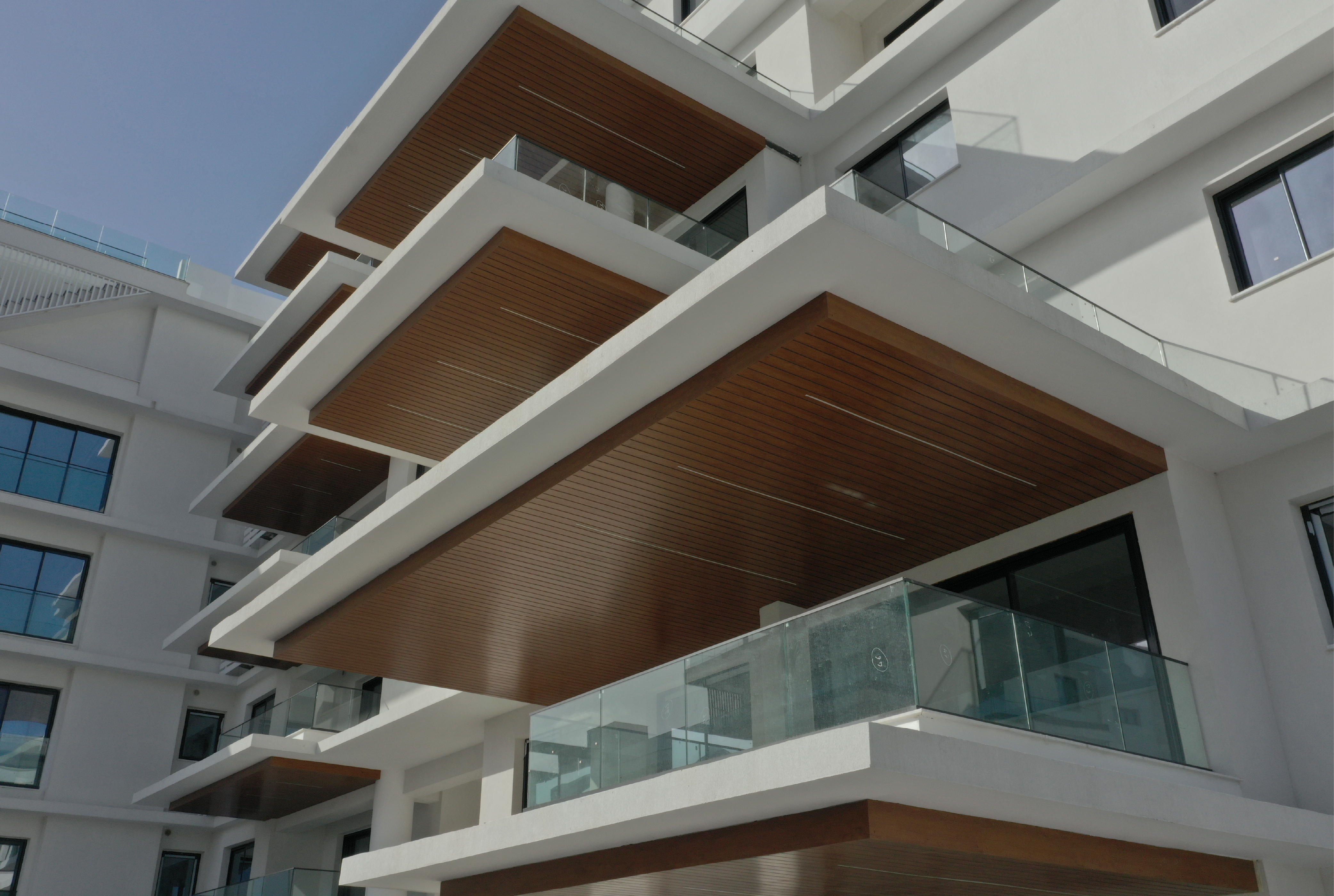 PLUS 21 ROY TERRACES — view 4