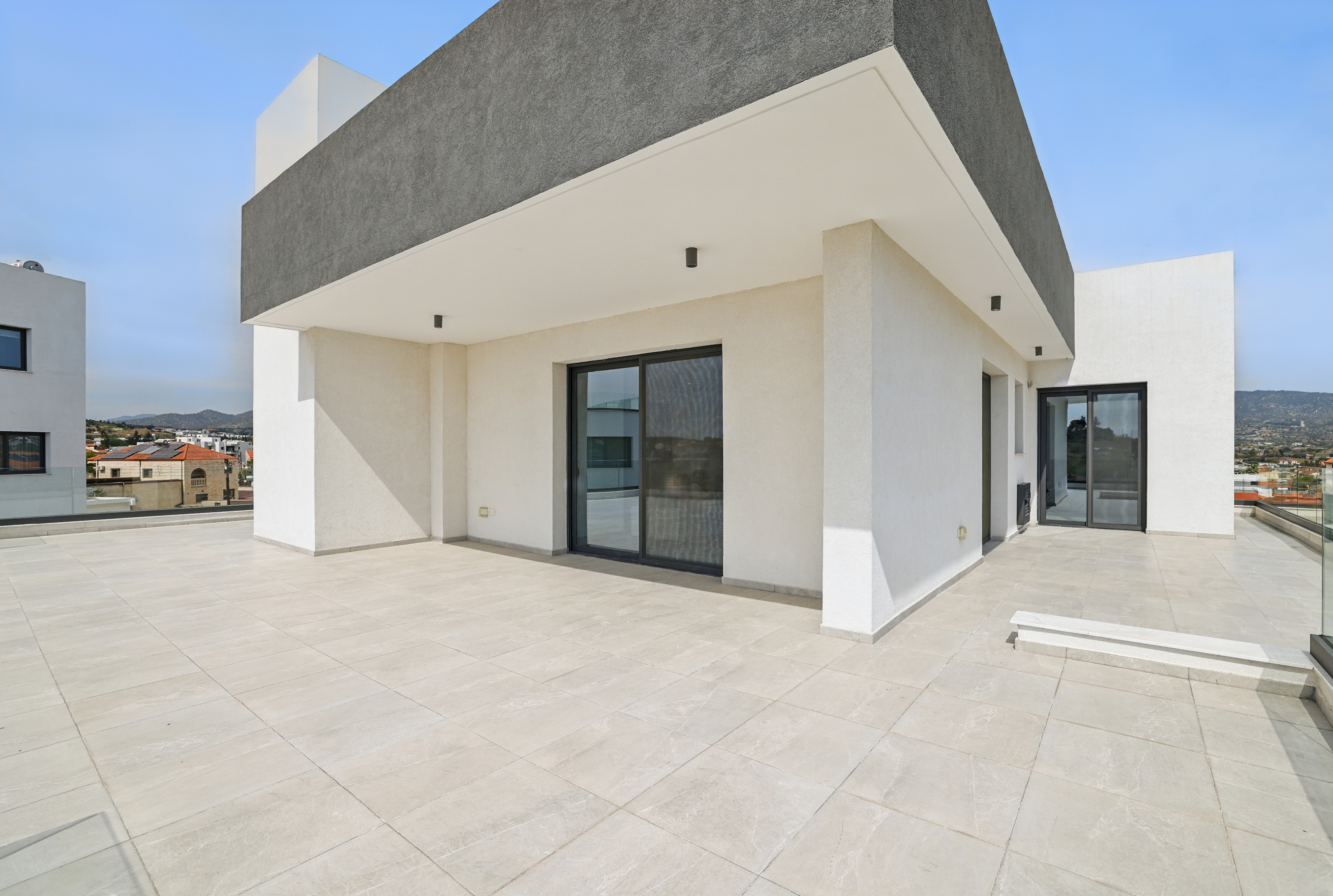 Plus 29 Residence — view 3